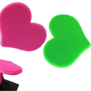 Heart shaped silicone face cleansing brush set, soft exfoliating facial scrubber for daily care.