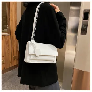 Stylish white crossbody bag with chain strap, trendy faux leather shoulder bag for women.