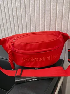 Street style solid color fanny pack, trendy fashion casual waist bag for men and women.