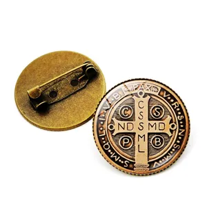 Vintage St Benedict Medal Brooch Pin Catholic Patron Saint Cross Inscription Alloy Round Religious Pins For Clothing Backpack Decor