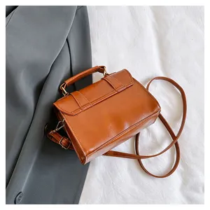 Sac bandoulière rétro en cuir PU marron, élégant sac à main carré avec poignée pour femmes.