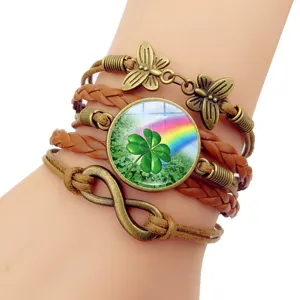 Bracciale in pelle intrecciata multistrato con farfalla vintage e quadrifoglio fortunato.