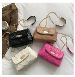 Fashion quilted chain shoulder bag, elegant commuting crossbody bag for women, chic style.