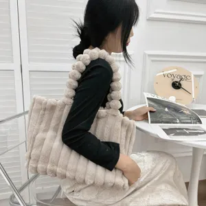 Damen Große Kapazität Tote Bag Mode Lässige Umhängetasche Weiche Plüsch Pendler Handtasche Winter Flauschige Tasche
