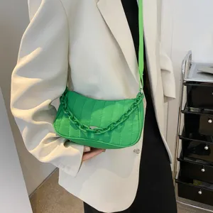 Stylish bright green oxford cloth shoulder bag with chic chain strap, perfect for daily wear.