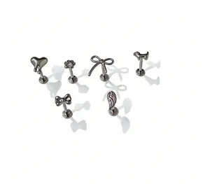 Set di gioielli piercing labret in titanio G23 con forme carine come cuore e fiocco.