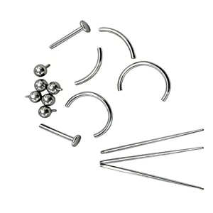 Ensemble de Bijoux de Piercing en Titane Labrets Barres Courbées Vue de Détail