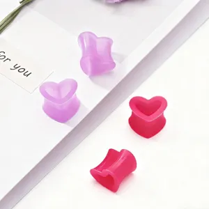 Piercing dilatateur oreille coeur silicone detail mode rose violet ensemble fashion chic