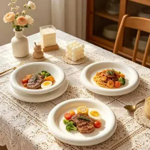 Plato llano de cerámica blanca con borde grueso, vajilla estética para desayuno, bistec y pasta.
