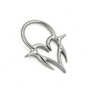 Anillo de Piercing Corazón Espinoso de Titanio Septum Clicker Pendiente Cartílago