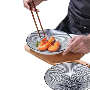 Assiette plate en ceramique de style japonais ensemble de vaisselle rayee bleu et blanc