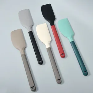 Silikon Spatel Set mit farbigen Griffen zum Backen, Kochen und Kuchenkratzen Werkzeug.