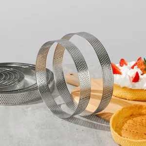 Perforierter Edelstahltartring Mousse Form Backwerkzeug fuer DIY Kuchen und Gebaeck.