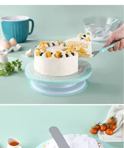 Set alzata per torta girevole 6 pezzi utensili da forno fai da te con spatola e ciotola.