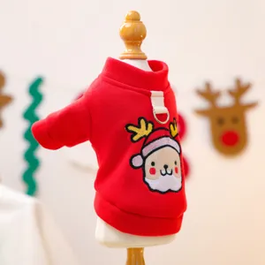 Simpatico maglione natalizio rosso per cani con ricamo di renna e anello guinzaglio per cuccioli.