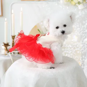 Süßes Hundekleid Haustierkleidung Winter warmer Welpe roter Tüll Rock Bär Hochzeitsoutfit