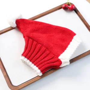 Bonnet de Noël tricoté pour animaux de compagnie, chapeau chaud rouge et blanc avec pompon