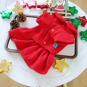 Rotes Weihnachtskleidung für kleine Hunde, warme Welpenbekleidung mit Kragen und süßem Rock.