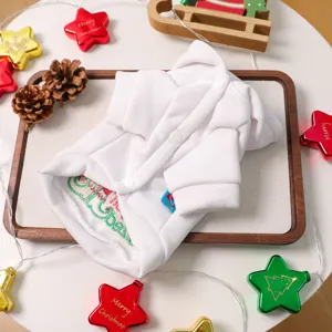 Schöner weißer Haustier Hoodie mit Weihnachtsmotiv und Knöpfen für kleine Hunde Herbst Winter.