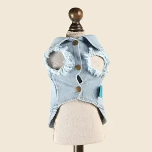 Hund Jeans Weste ärmellos Revers Welpe Katze Jacke mit ausgefransten Löchern und Knöpfen.