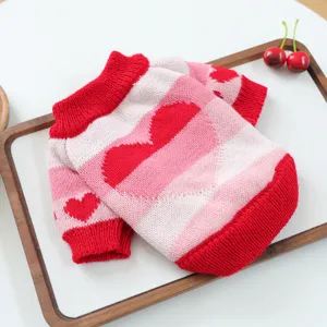 Lindo suéter tejido para perros con patrón de corazones rojos y rosas, ropa de invierno cálida.