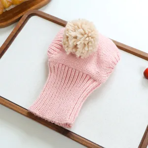 Bonnet tricoté rose avec pompon pour petits chiens et chats, accessoire chaud pour animaux.