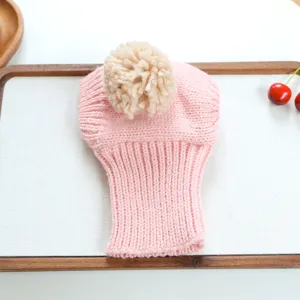 Joli bonnet tricoté rose pour animal de compagnie avec pompon pour petits chiens et chats.