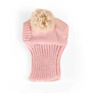 Joli bonnet en tricot rose pour animal avec pompon, accessoire doux et chaud chiens et chats.
