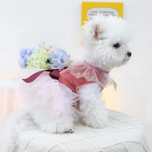 Hond huisdier roze fluweel tule tutu jurk puppy schattige koninklijke prinses kostuum detail