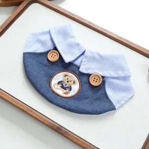 Accessorio bavaglino orso in denim stile college per animali, colletto gatto cucciolo.