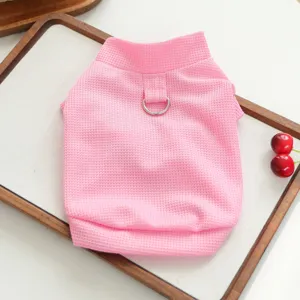 Vêtements pour animaux gaufrés rose confortable pour petits chiens chats avec anneau.