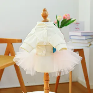 Mooie huisdier hond tutu jurk mesh rok puppy herfst winter kleding warm en stijlvol design.