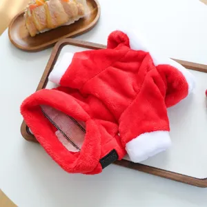 Detailansicht rotes weisses Pluesch Haustier Weihnachtskostuem aus Fleece fuer kleine Hunde.