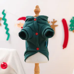 Groene huisdier hoodie voor kleine honden, feestelijke kerstkleding met rode knopen.