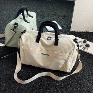 Large capacity travel duffel bag with shoulder strap, lightweight gym bag and luggage bag.