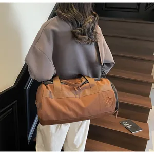 Große braune Sporttasche für Damen und Herren, wasserdichte Trainings Reisetasche.