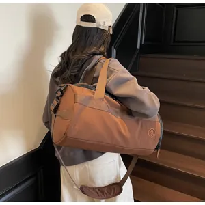 Große Sporttasche Fitness Reisetasche für Damen und Herren mit viel Stauraum für Training.