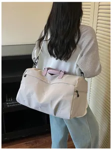 Lightweight large capacity travel duffel bag with shoulder strap for gym, sports and short trip.