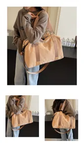 Grosse Reise-Duffeltasche für Damen, wasserdichte PU-Leder Sport- und Fitnesstasche mit Riemen.