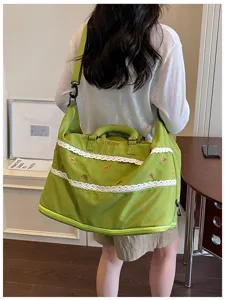 Large capacity green travel bag with cute lace trim, ideal for fitness, swimming and outdoor trips.