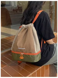 Grand sac à dos de sport imperméable à cordon avec compartiment étanche pour fitness.