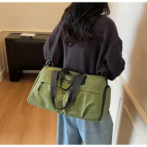 Sac de voyage de sport à carreaux verts pour le fitness et l'entraînement, grand sac.