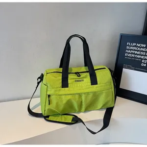 Sac de sport à carreaux vert, grand sac de voyage et bandoulière pour femmes et hommes.