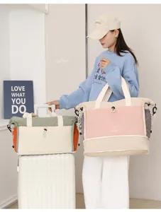 Large capacity expandable travel duffel bag, casual waterproof luggage bag for women.