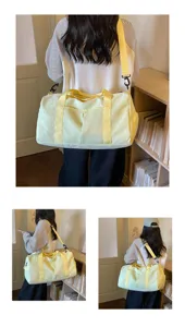 Gelbe Sterne Reise Sporttasche, grosse Kapazitaet Fitness Duffle Bag fuer Damen Alltag.