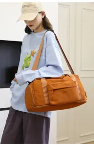 Large capacity waterproof travel bag shoulder duffel bag with wet and dry separation.