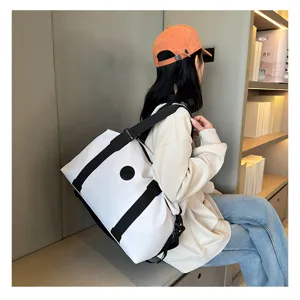 Oxford cloth gym bag large capacity waterproof travel duffel bag for women daily fitness use.