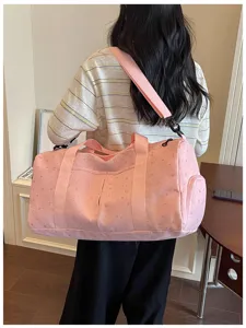 Rosa Reisetasche mit Sternen Muster, grosse Fitness Sporttasche fur Damen Detailansicht.