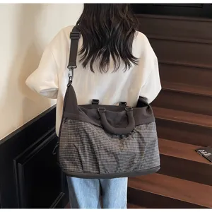 Large capacity expandable travel gym bag with stylish grid pattern for convenient daily use.
