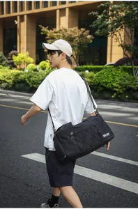 Große schwarze Sporttasche Reise-Duffle Bag, langlebige Fitnesstasche mit Schultergurt.